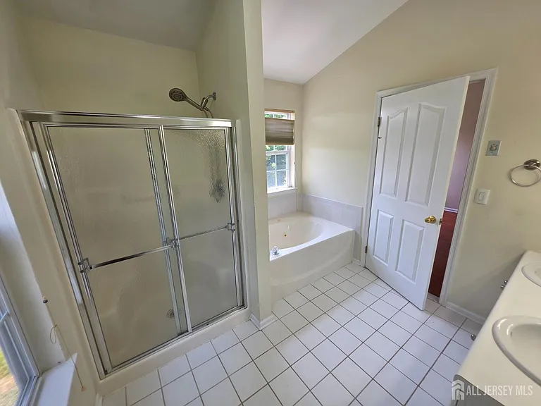 1301 Dahlia Cir — Photo 12