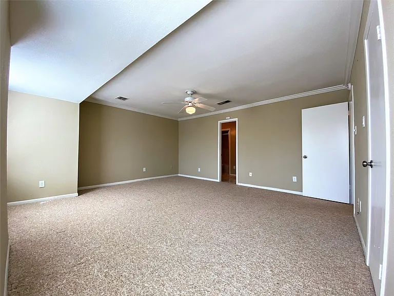751 Bering Dr #B — Photo 5