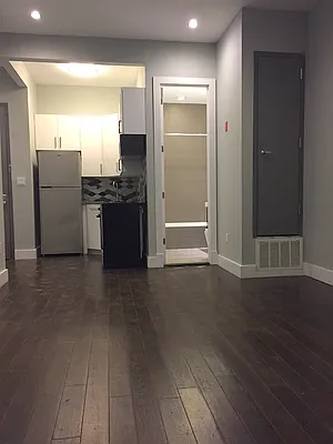 Rented by P Management | media 52