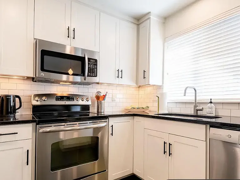 8121 SE 11th Ave — Photo 6