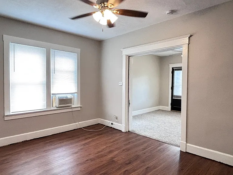 4030 Burwood Ave #2 — Photo 4