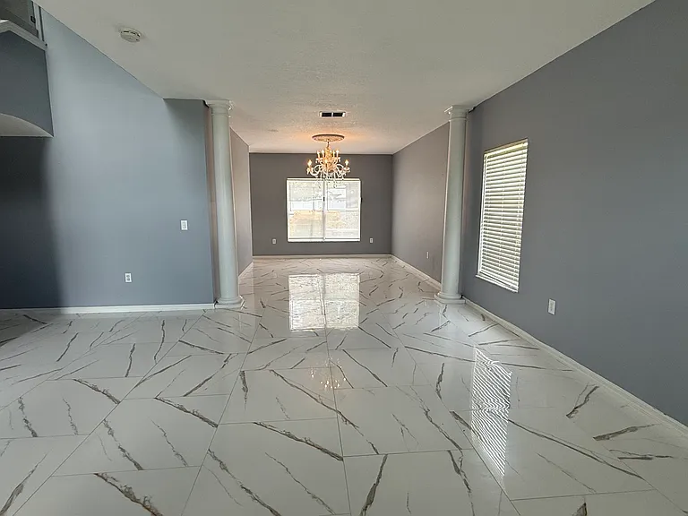 554 Bristol Cir — Photo 7