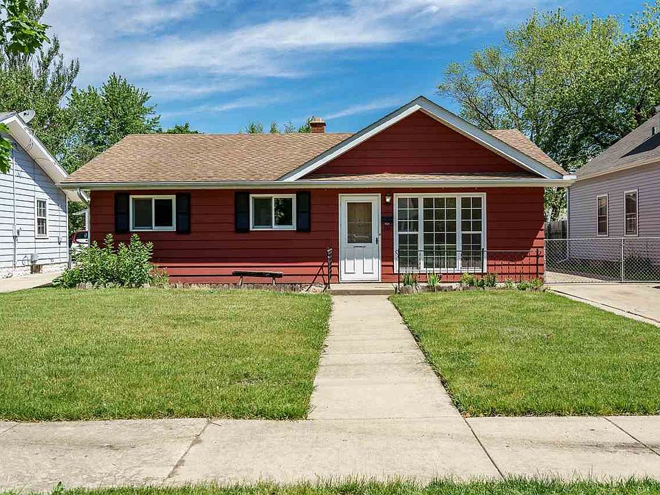 2017 Glenwood Ave, Rockford, IL 61103 Zillow