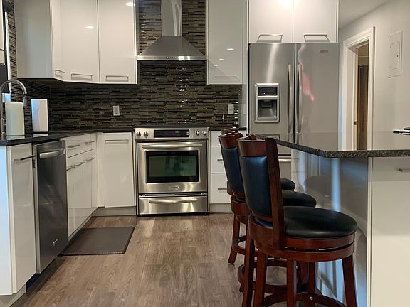 5th image of 262 Wilson Ave #1