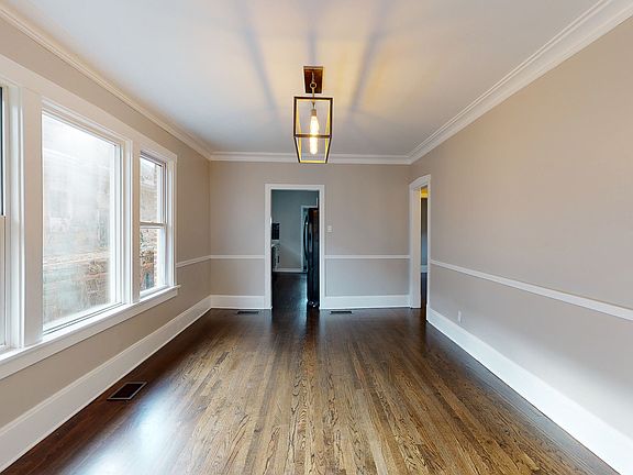 2nd image of 6144 N Claremont Ave