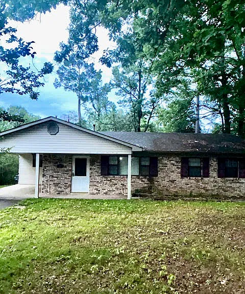 65 Lakeside Dr — Photo 1