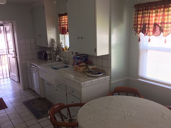 5th image of 319 S Myrtlewood St
