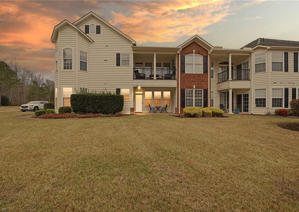 1st image of 2811 Crescent Moon Ct