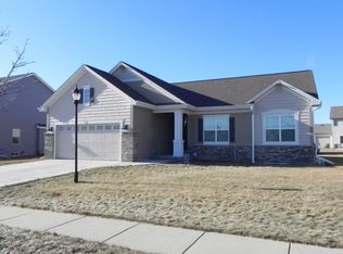 736 Still Pond Dr, Waterford, WI 53185