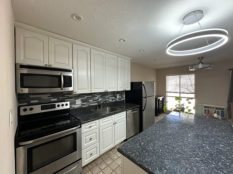 1036 Oak Grove Rd #8 — Photo 2