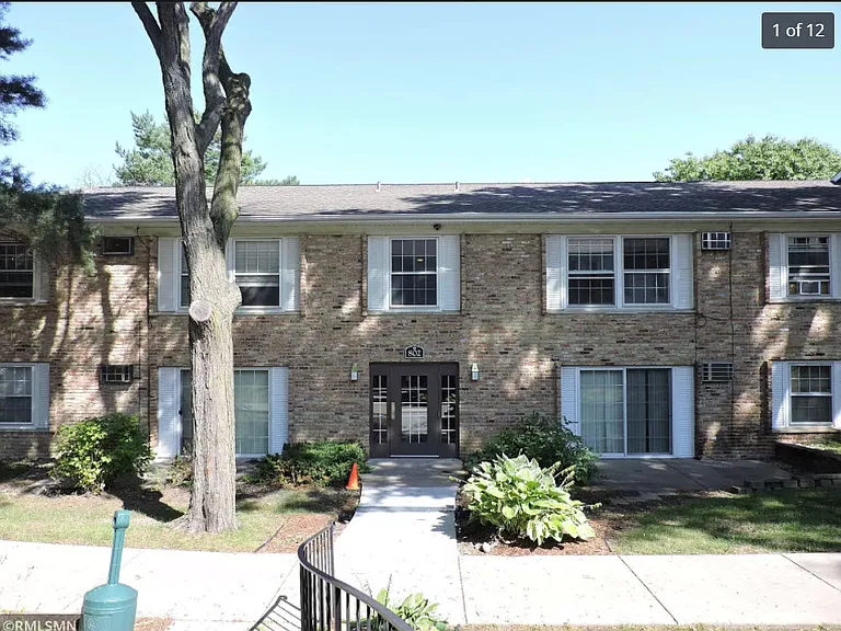 802 Old Settlers Trl #6 — Photo 1