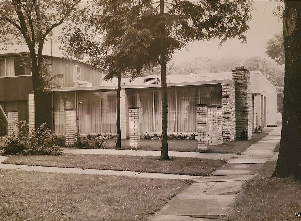 1st image of 13 Hirschfield Dr