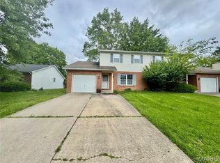 123 Twin Oaks Dr, Shiloh, IL 62221