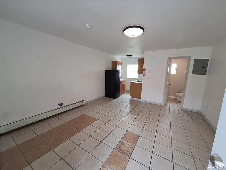 2095 Ulster Ave #6 — Photo 1