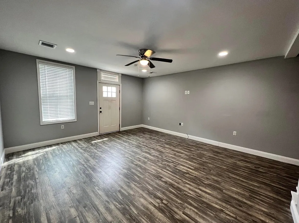 3 bed, 2.5 bath, 2000 sqft, $1,900 — Photo 4
