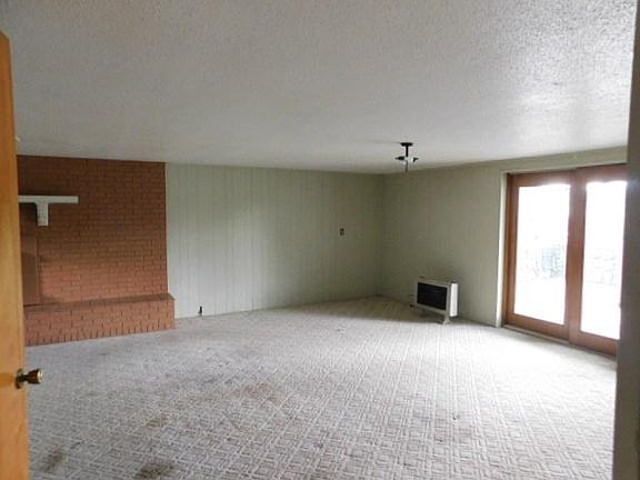 3rd image of 212 Rustic Hills Dr