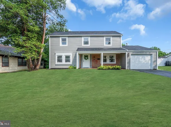28 Princeton Ln, Willingboro, NJ 08046