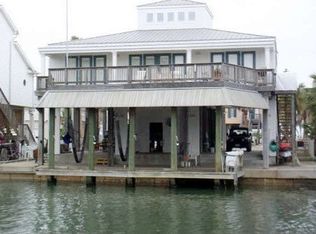 246 Isles End Rd, Tiki Island, TX 77554