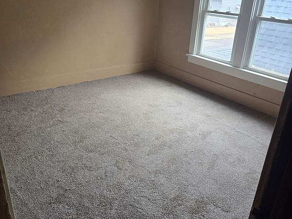 2nd image of 617 Sloan St