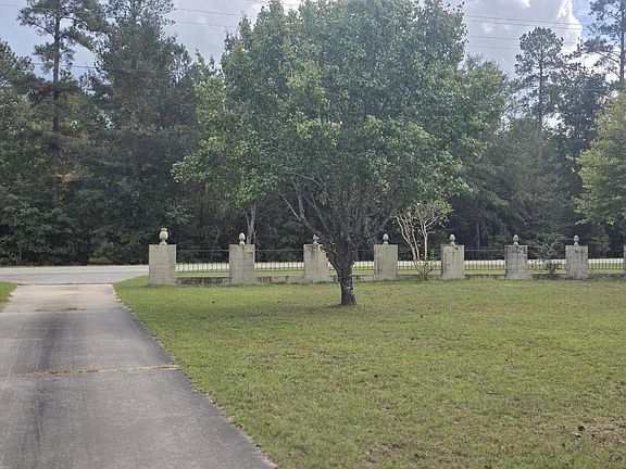3rd image of 177 Stumphole Rd