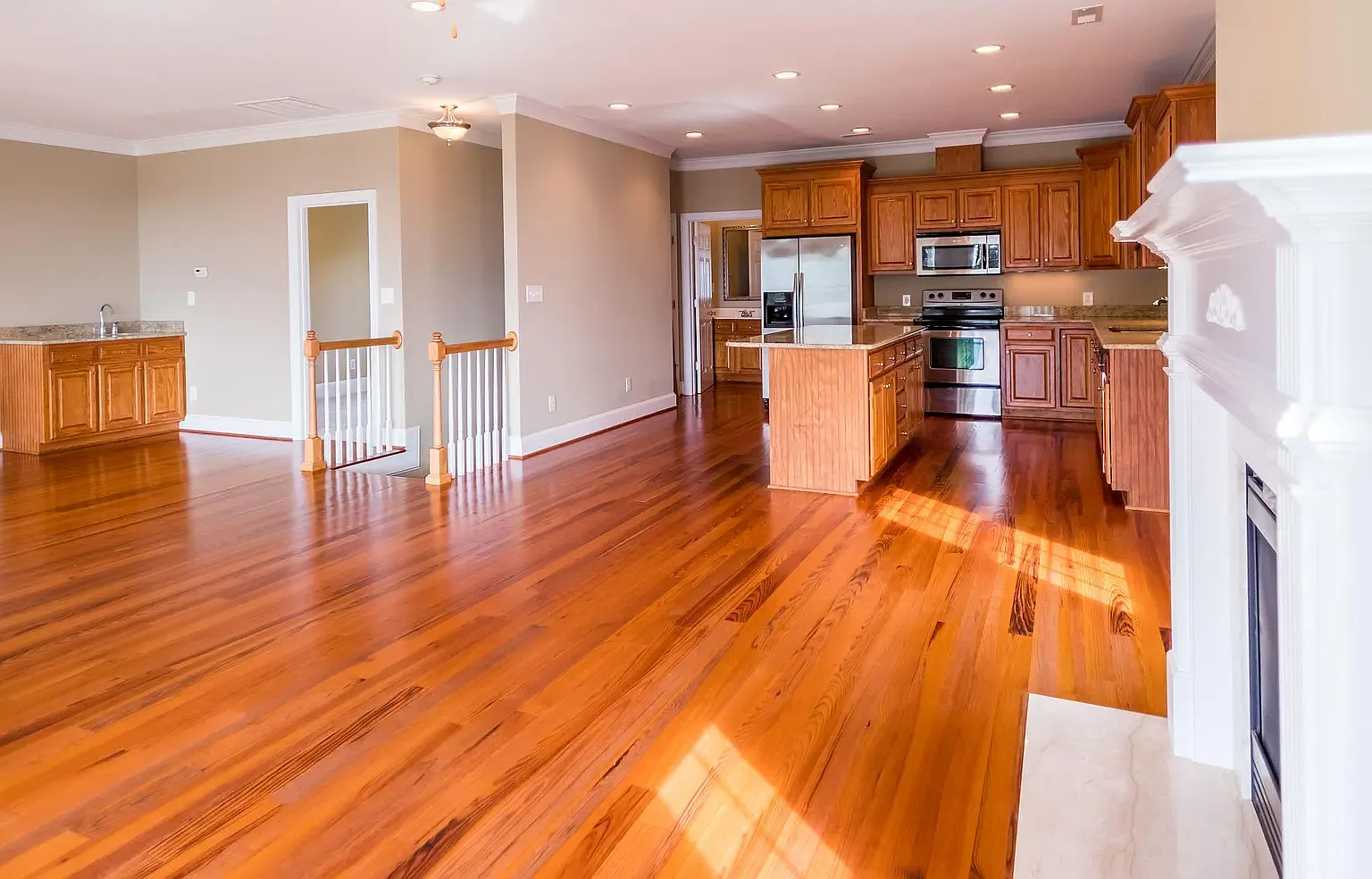 3 bed, 2.5 bath, 1950 sqft, $2,400 — Photo 2