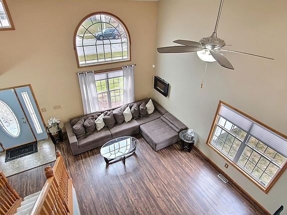 4th image of 573 Pheasant Run Dr