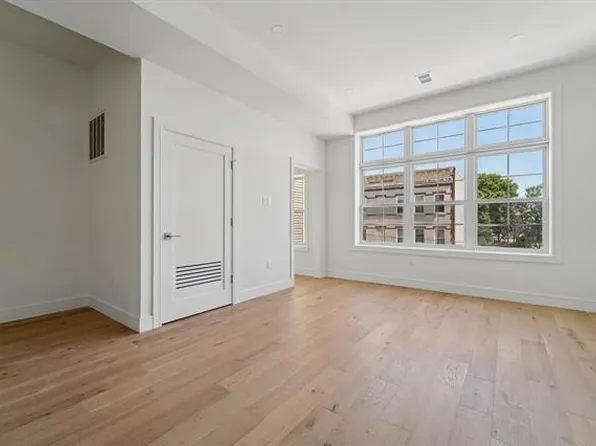 90 East 27th Street image 27 of 43