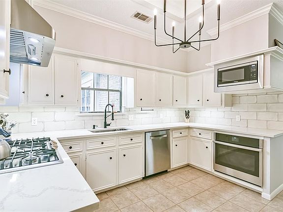 5th image of 2710 Woods Estates Dr