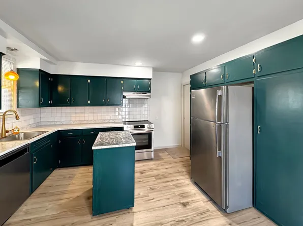 2636-2638 W. 4th St.