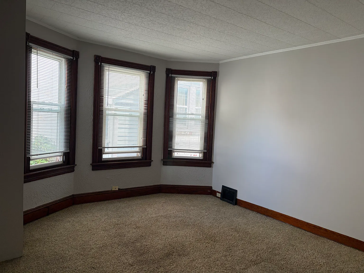 1 bed, 800 sqft, $1,500 — Photo 2