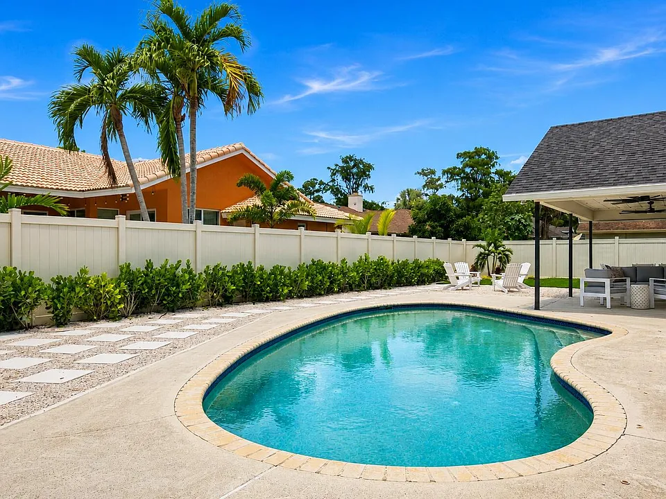 1259 Barnstaple Cir