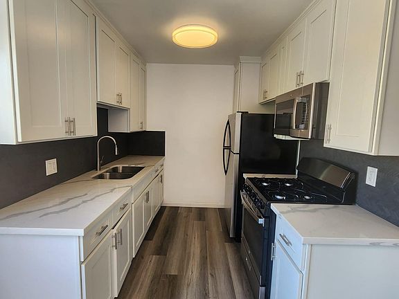 4th image of 3927 W 7th St #6