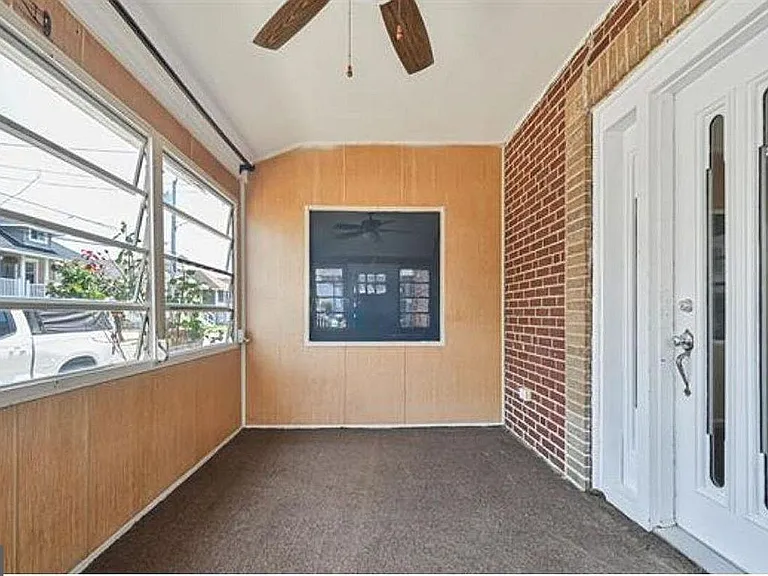 126 N Harvard Ave — Photo 3
