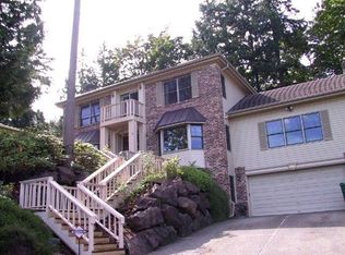 1605 Pine View Dr NW, Issaquah, WA 98027