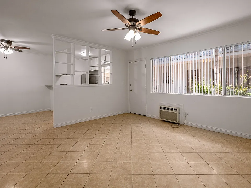 4000 Sequoia St #6