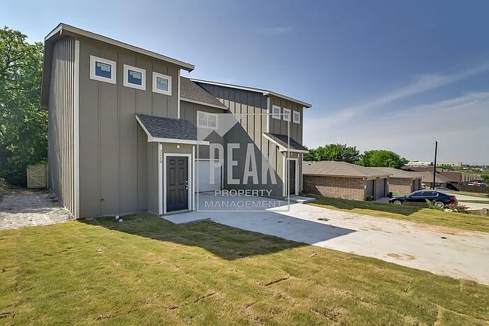 3220 S Cherry Ln — Photo 1