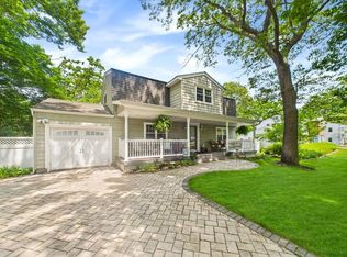 481 Easton St, Ronkonkoma, NY 11779