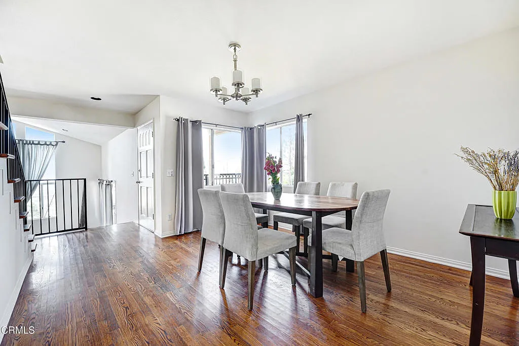 3 bed, 2.5 bath, 2179 sqft, $6,400 — Photo 2