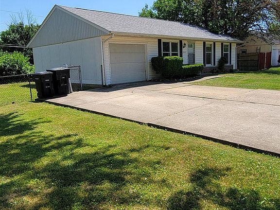 2nd image of 3837 Harper Dr