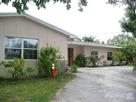3rd image of 19811 Bel Aire Dr