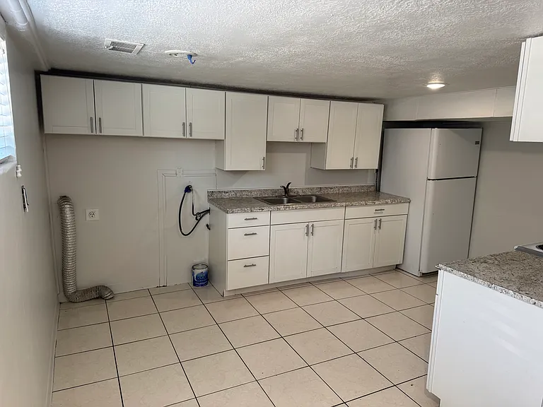 285 W 920 S #B — Photo 6