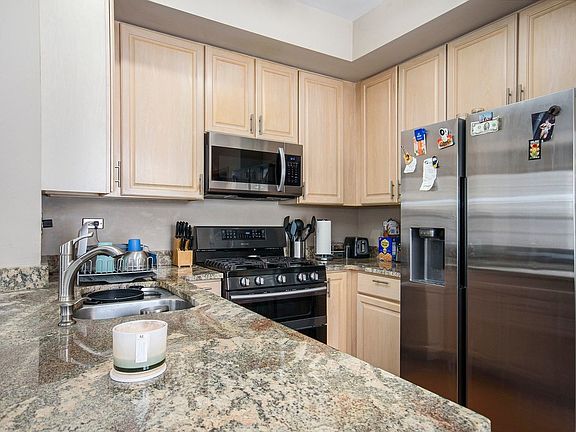 4th image of 9947 W Arquilla Dr