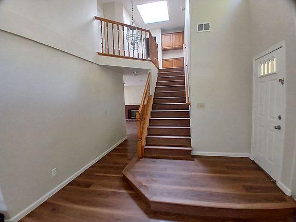 3rd image of 1870 Foxwood Dr