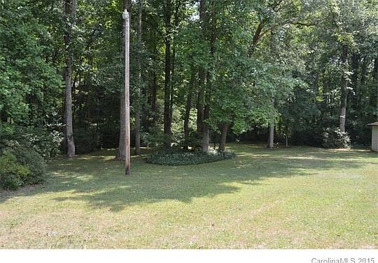 5th image of 1823 Laurel Ln