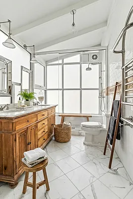 Sold by Christie's International Real Estate Group, LLC | media 11