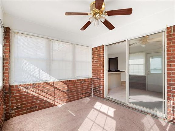 5th image of 106 Jennifer Dr