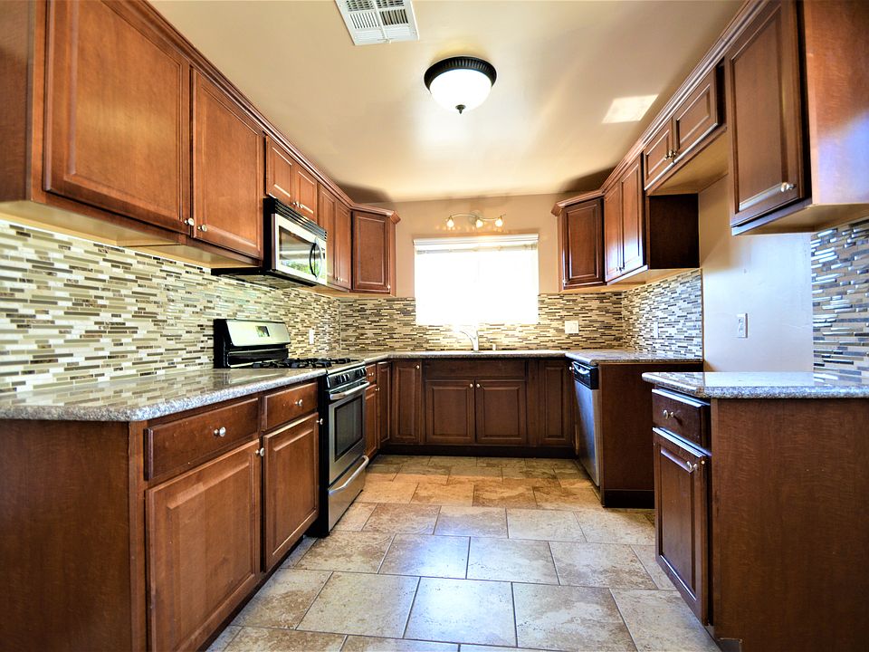 1st image of 953 Wakefield Ct