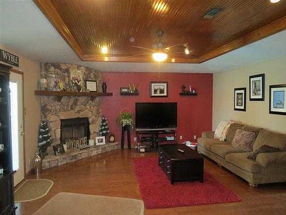 3rd image of 1716 Avenue L