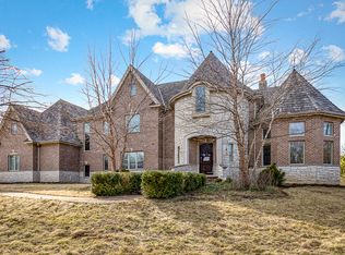 3704 Deerwood Dr, Long Grove, IL 60047