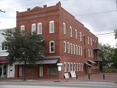 512 MLK: 2-story townhouse style apartment